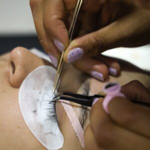 Extensiones de pestañas pelo a pelo