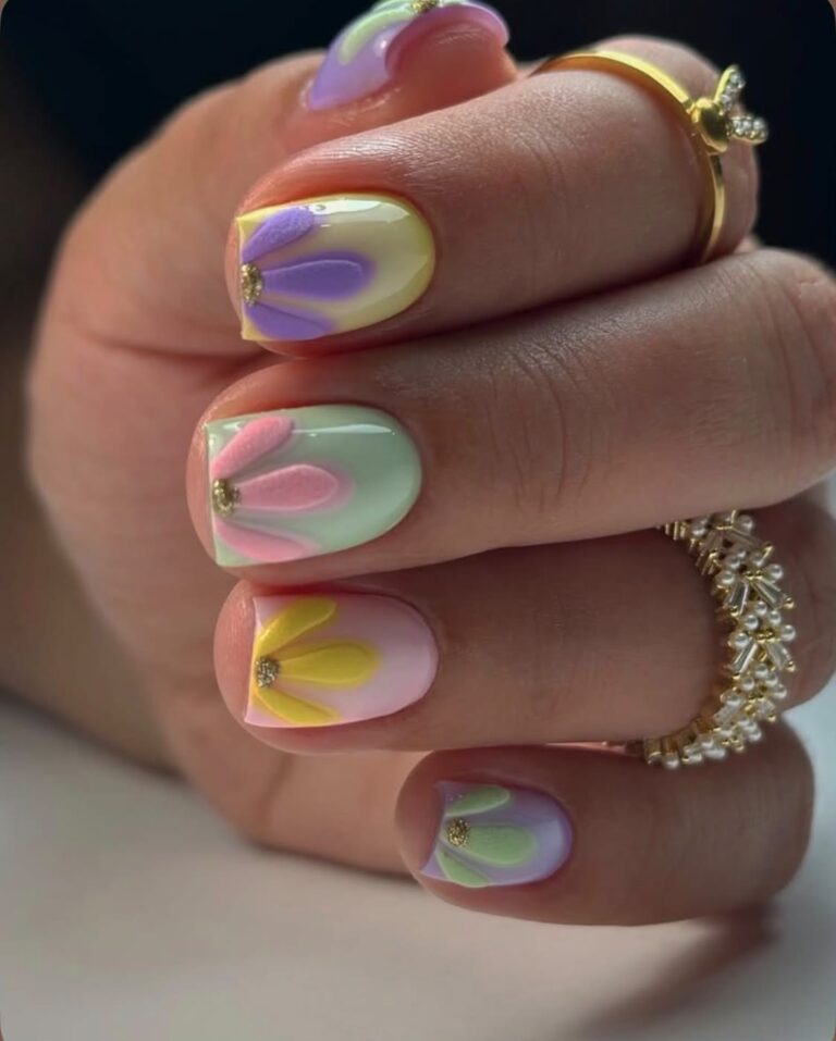 Trabajo de uñas realizado en NEW BAR by O·P·I, A Coruña