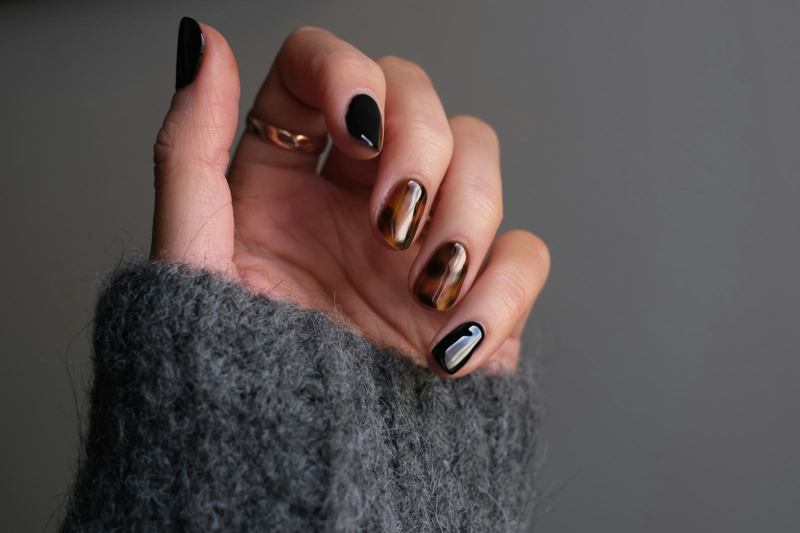 NEW BAR by O·P·I — El Ateliér de las Uñas